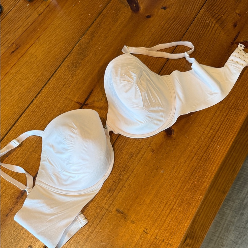 Victoria's Secret Cream Underwire Bra